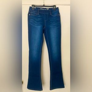 Seven Jeans NWOT Beautiful Blue Rocker Slim Size 8